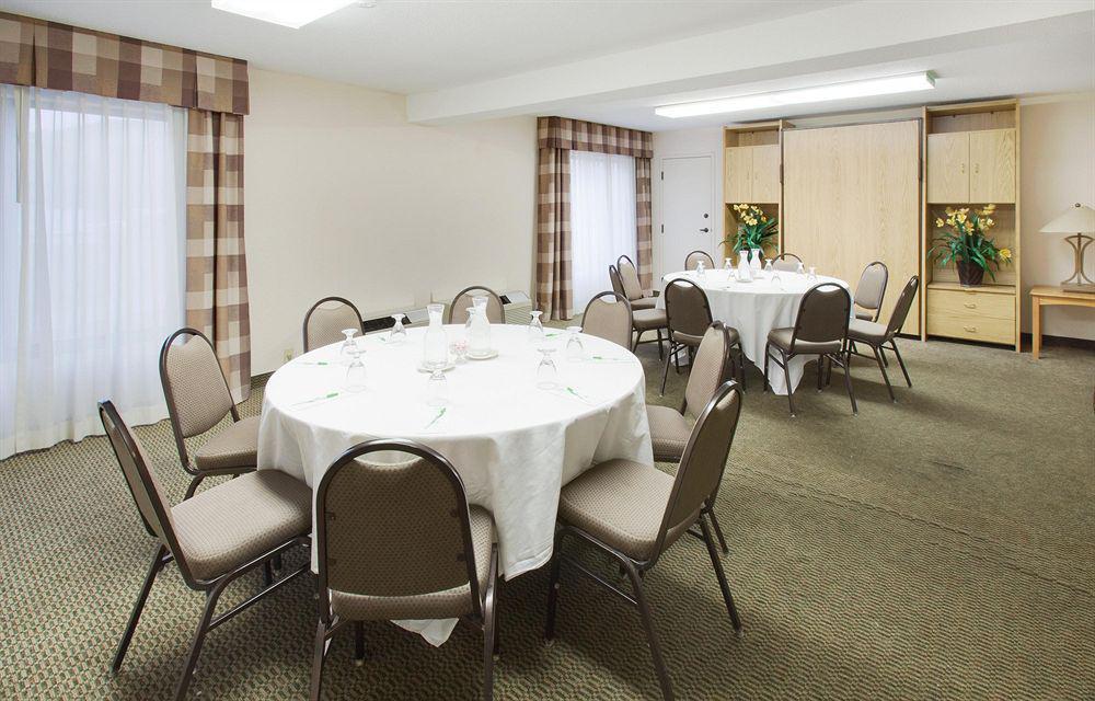 Holiday Inn Coralville - Iowa City By Ihg Съоръжения снимка
