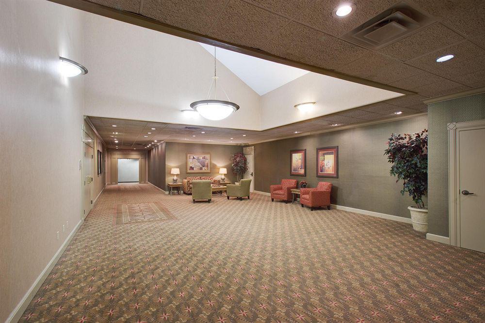 Holiday Inn Coralville - Iowa City By Ihg Интериор снимка
