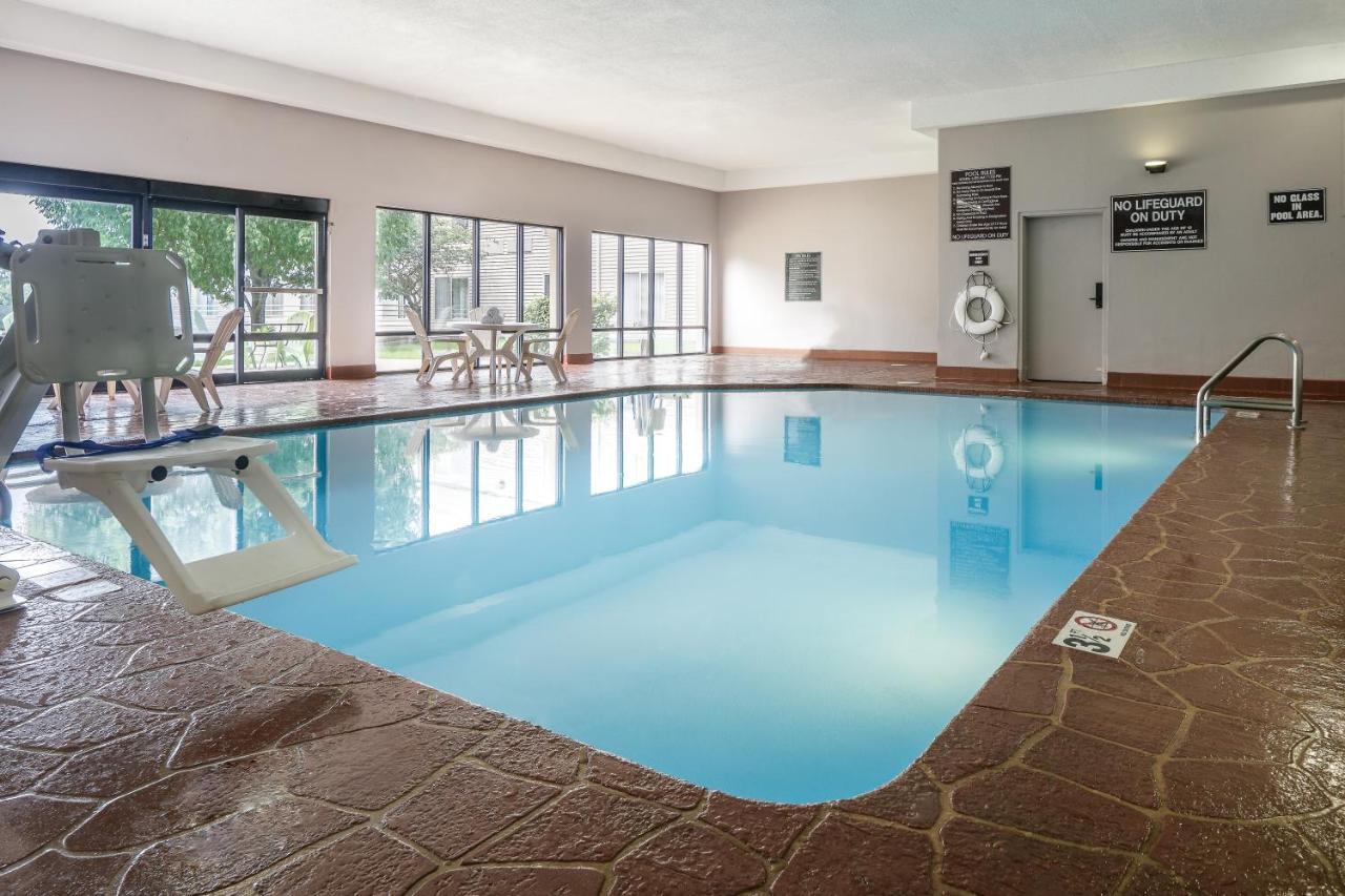 Holiday Inn Coralville - Iowa City By Ihg Екстериор снимка