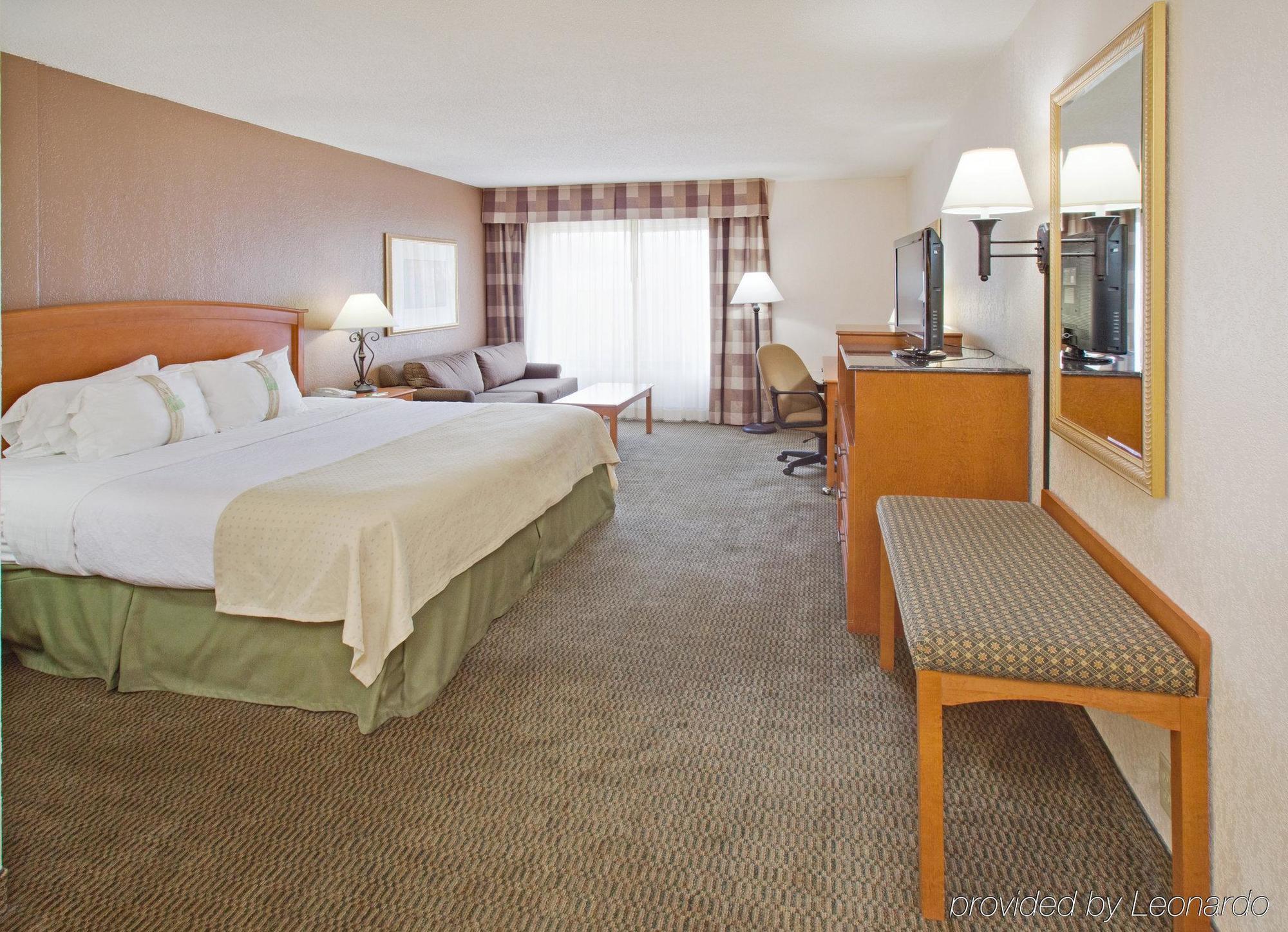 Holiday Inn Coralville - Iowa City By Ihg Стая снимка